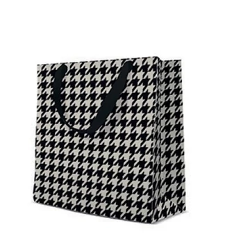 Classic Design papír ajándéktáska CD-s beige 17x17x6cm, P.W.AGB1011410 Classic Design papír ajándéktáska CD-s beige 17x17x6cm, P.W.AGB1011410