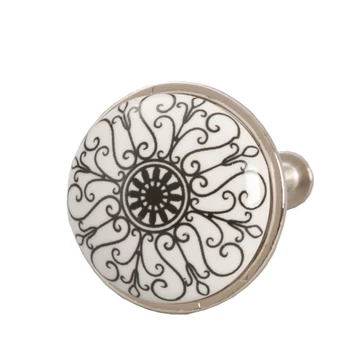 Ajtófogantyú 3cm, fehér fekete mintás kerámia,fém kerettel, CLEEF.61886