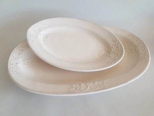 Romantik csipkés ováltál nagy,43x27x4,5 cm,natur,kerámia,kézzel festett, V.K.34-29-01