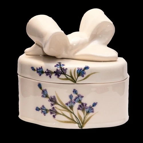 Romantik festett doboz ovál,levendula,kerámia,kézzel festett-15,5x11,5x15cm, V.K.28-15